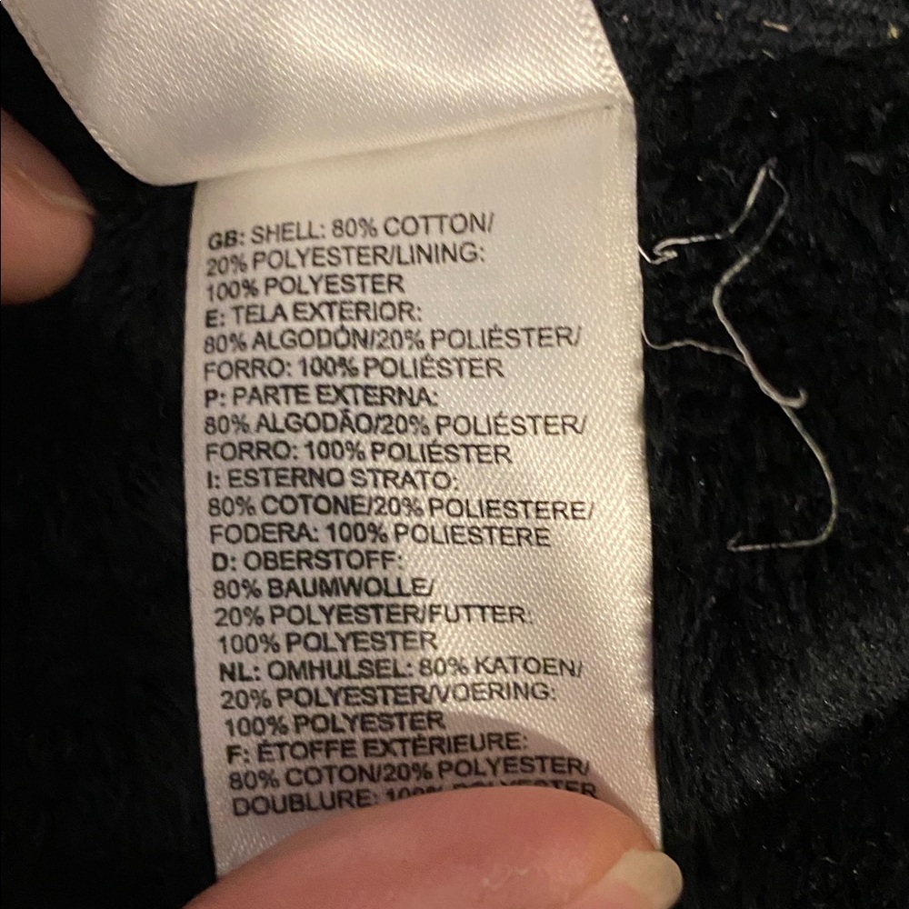 The North Face Women's Black Puffer Jacket, soft inside, good condition - Picture 6 of 9